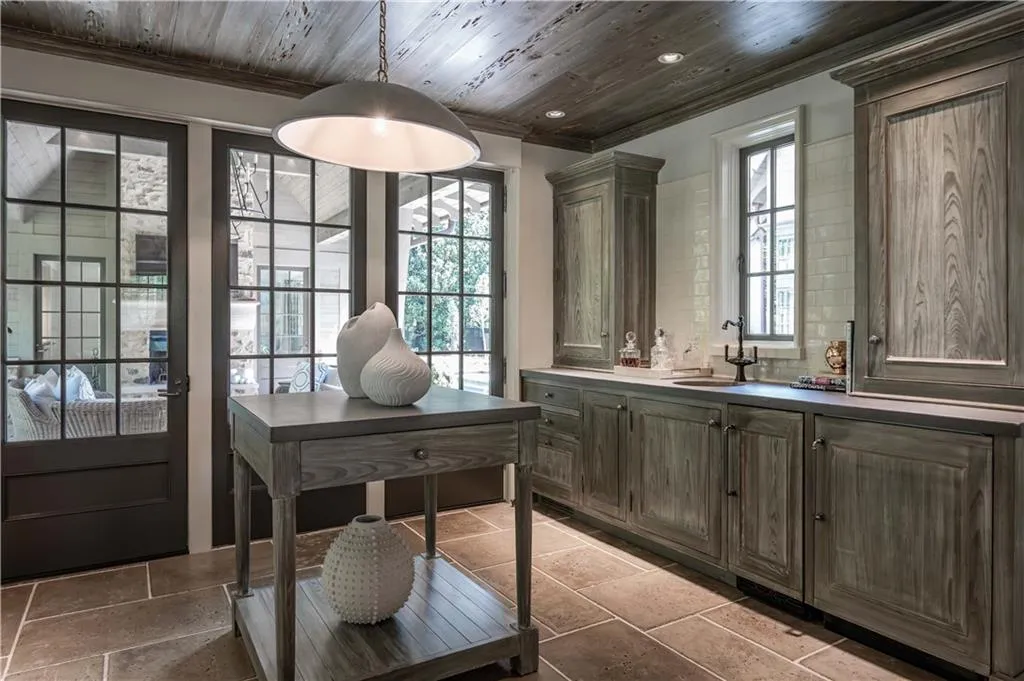 2979 Ridgewood Road Nw, Atlanta, Georgia 30327, 4 Bedrooms Bedrooms, ,4 BathroomsBathrooms,Residential,For Sale,2979 Ridgewood Road Nw,7664809
