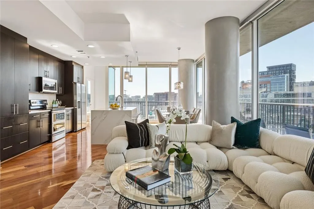 1080 Peachtree St Unit 2011-21.jpg