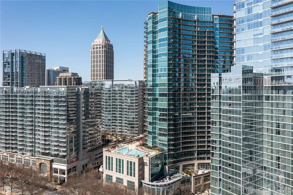 1080 Peachtree St Unit 2011-1.jpg