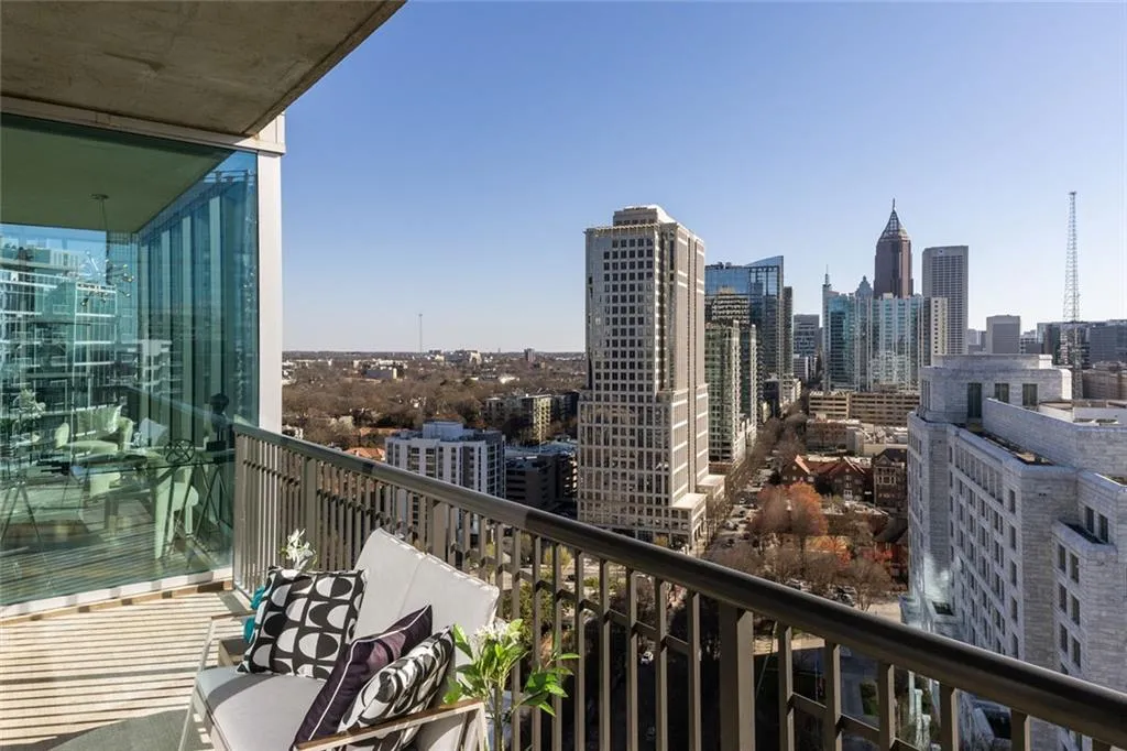 1080 Peachtree Street Ne Unit 2011, Atlanta, Georgia 30309, 2 Bedrooms Bedrooms, ,2 BathroomsBathrooms,Residential,For Sale,1080 Peachtree Street Ne Unit 2011,7538093