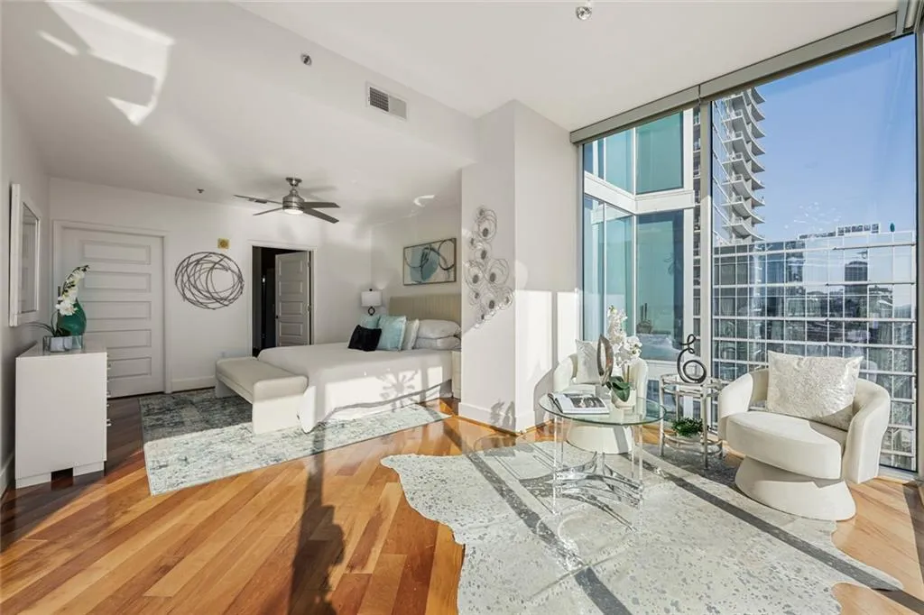 1080 Peachtree St Unit 2011-40.jpg