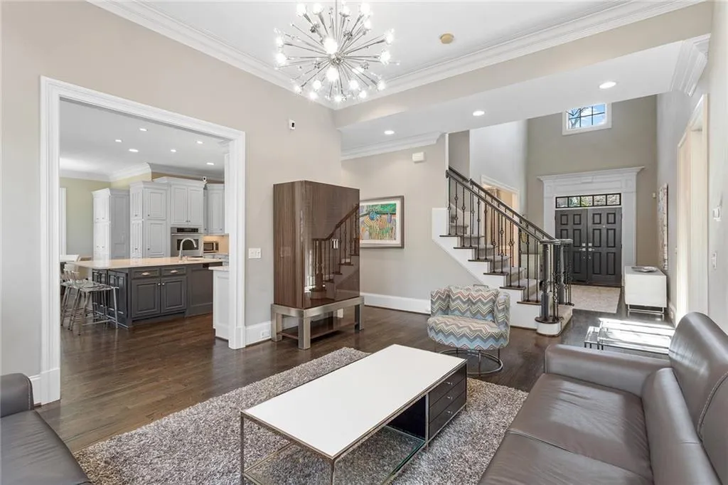 90 Spruell Springs Road, Atlanta, Georgia 30342, 6 Bedrooms Bedrooms, ,6 BathroomsBathrooms,Residential,Sold,90 Spruell Springs Road,7003263