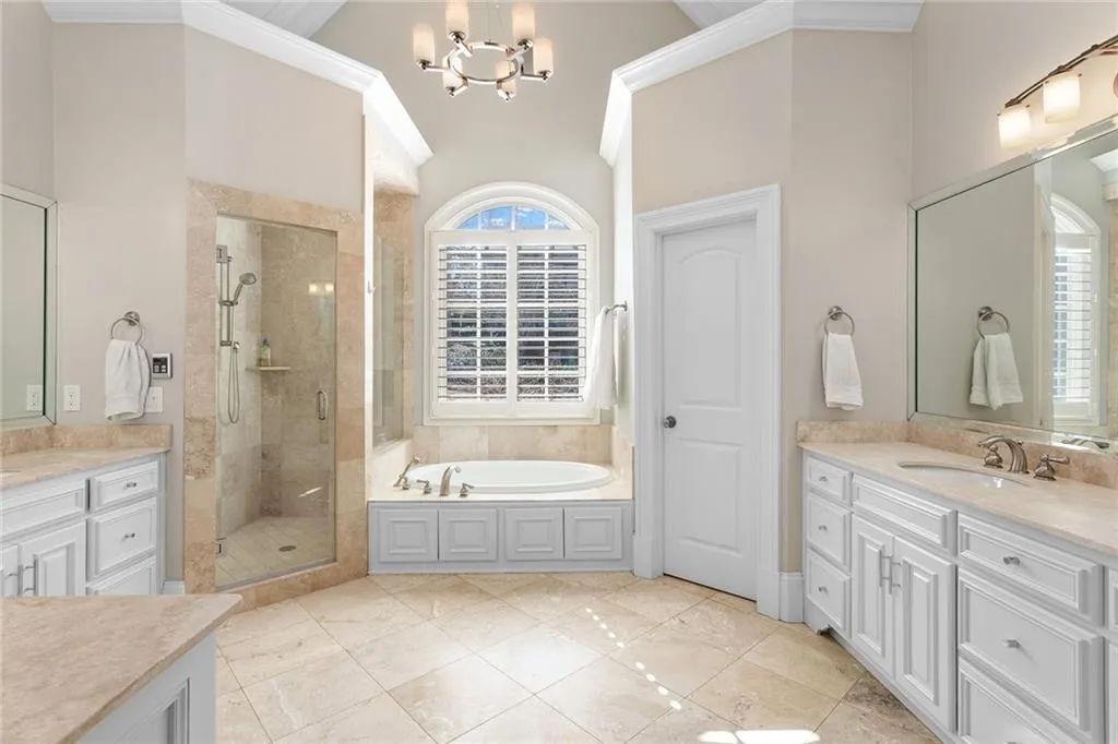 90 Spruell Springs Road, Atlanta, Georgia 30342, 6 Bedrooms Bedrooms, ,6 BathroomsBathrooms,Residential,Sold,90 Spruell Springs Road,7003263