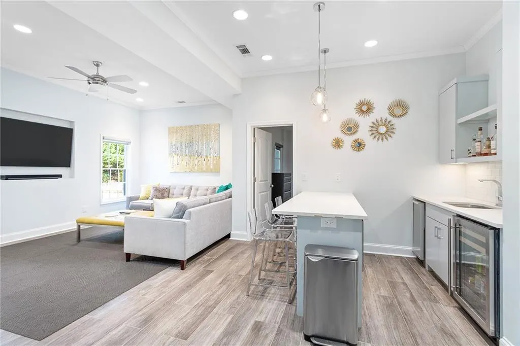 90 Spruell Springs Road, Atlanta, Georgia 30342, 6 Bedrooms Bedrooms, ,6 BathroomsBathrooms,Residential,Sold,90 Spruell Springs Road,7003263