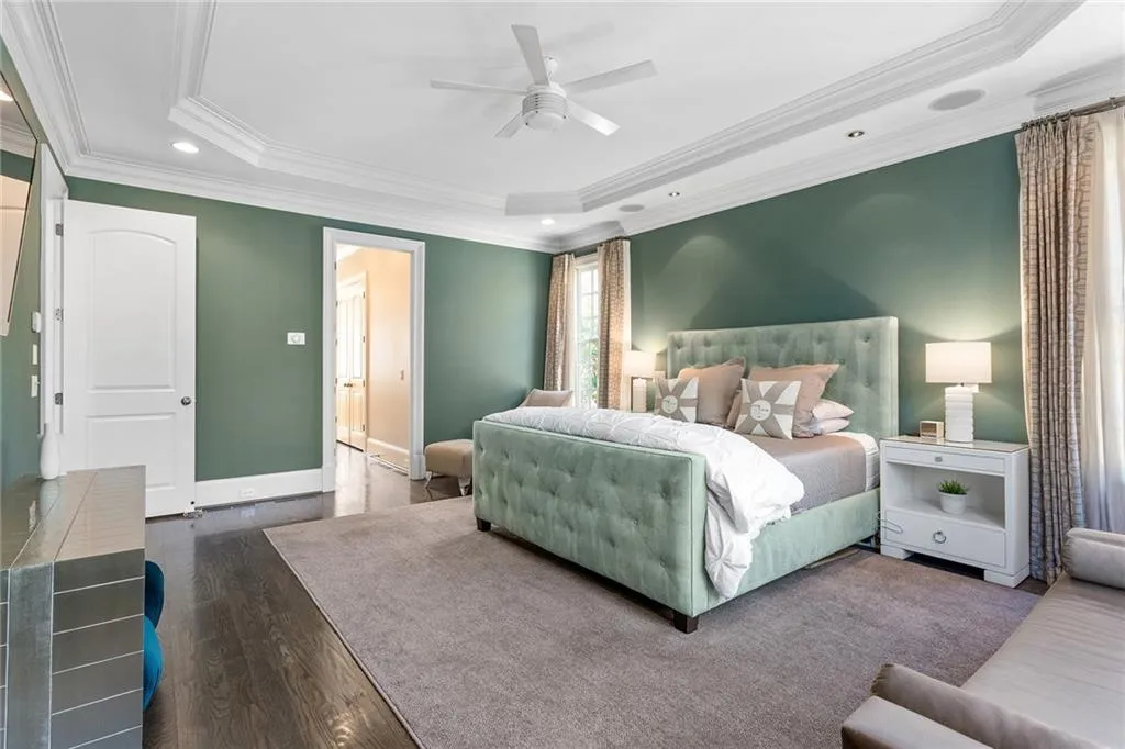 90 Spruell Springs Road, Atlanta, Georgia 30342, 6 Bedrooms Bedrooms, ,6 BathroomsBathrooms,Residential,Sold,90 Spruell Springs Road,7003263