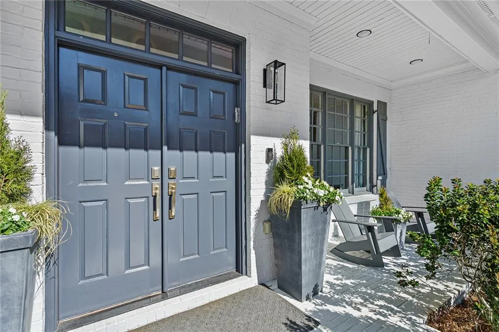 90 Spruell Springs Road, Atlanta, Georgia 30342, 6 Bedrooms Bedrooms, ,6 BathroomsBathrooms,Residential,Sold,90 Spruell Springs Road,7003263