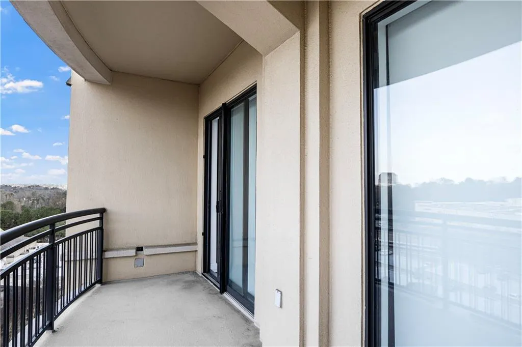 3445 Stratford Road Ne Unit 1101, Atlanta, Georgia 30326, 2 Bedrooms Bedrooms, ,2 BathroomsBathrooms,Residential,For Sale,3445 Stratford Road Ne Unit 1101,7542927
