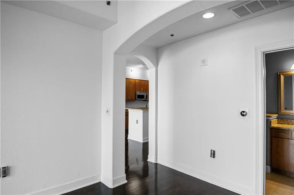 3445 Stratford Road Ne Unit 1101, Atlanta, Georgia 30326, 2 Bedrooms Bedrooms, ,2 BathroomsBathrooms,Residential,For Sale,3445 Stratford Road Ne Unit 1101,7542927