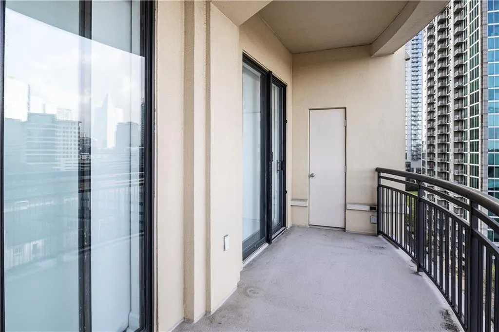3445 Stratford Road Ne Unit 1101, Atlanta, Georgia 30326, 2 Bedrooms Bedrooms, ,2 BathroomsBathrooms,Residential,For Sale,3445 Stratford Road Ne Unit 1101,7542927