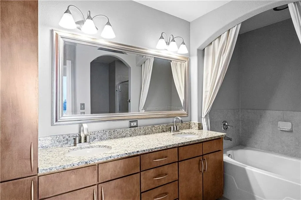 3445 Stratford Road Ne Unit 1101, Atlanta, Georgia 30326, 2 Bedrooms Bedrooms, ,2 BathroomsBathrooms,Residential,For Sale,3445 Stratford Road Ne Unit 1101,7542927