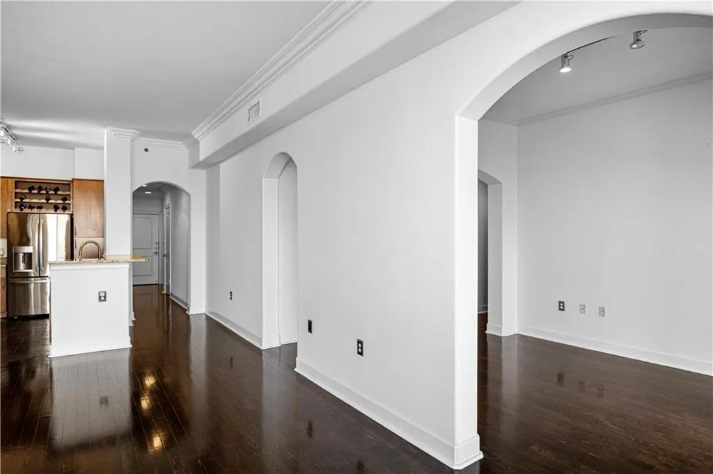 3445 Stratford Road Ne Unit 1101, Atlanta, Georgia 30326, 2 Bedrooms Bedrooms, ,2 BathroomsBathrooms,Residential,For Sale,3445 Stratford Road Ne Unit 1101,7542927