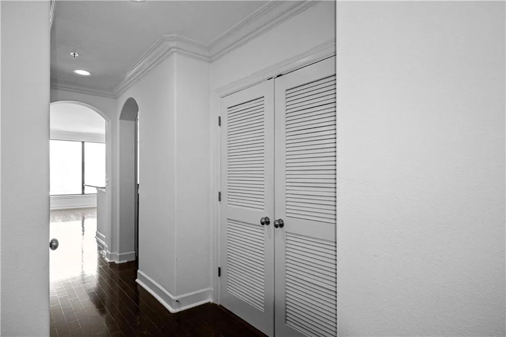 3445 Stratford Road Ne Unit 1101, Atlanta, Georgia 30326, 2 Bedrooms Bedrooms, ,2 BathroomsBathrooms,Residential,For Sale,3445 Stratford Road Ne Unit 1101,7542927
