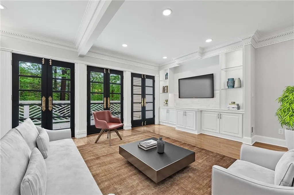 53 Paces West Drive Nw, Atlanta, Georgia 30327, 3 Bedrooms Bedrooms, 0 ,3 BathroomsBathrooms,Residential,For Sale,53 Paces West Drive Nw,7735524