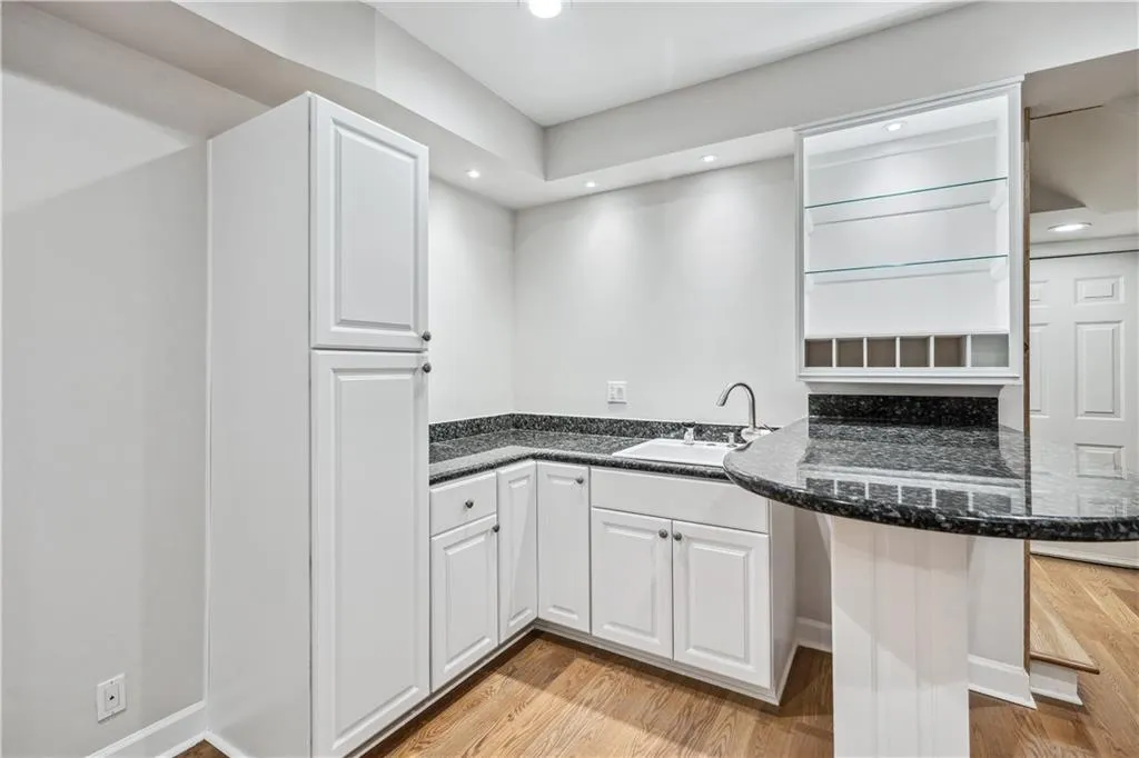 53 Paces West Drive Nw, Atlanta, Georgia 30327, 3 Bedrooms Bedrooms, 0 ,3 BathroomsBathrooms,Residential,For Sale,53 Paces West Drive Nw,7735524