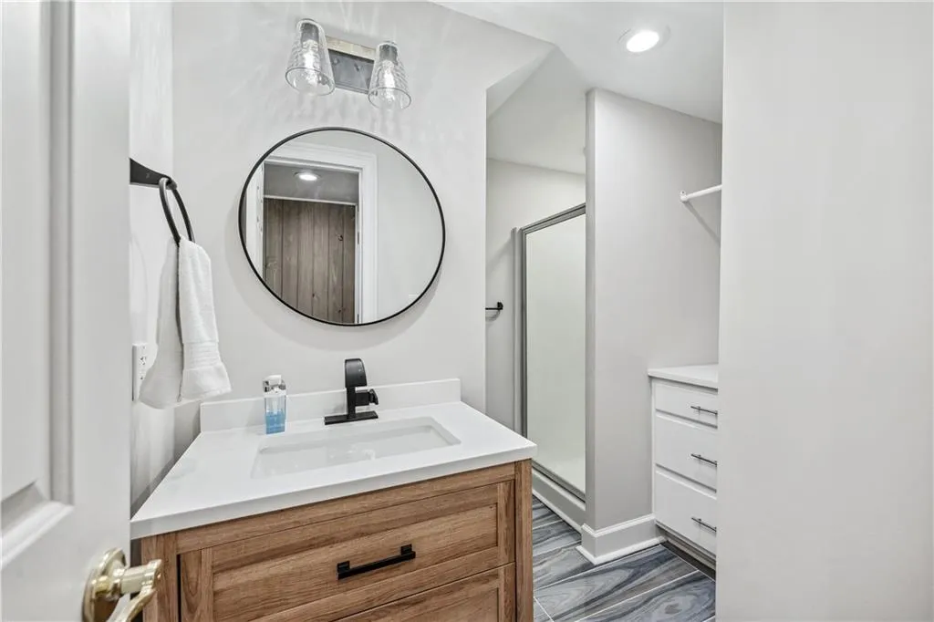 53 Paces West Drive Nw, Atlanta, Georgia 30327, 3 Bedrooms Bedrooms, 0 ,3 BathroomsBathrooms,Residential,For Sale,53 Paces West Drive Nw,7735524