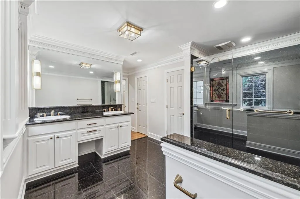 53 Paces West Drive Nw, Atlanta, Georgia 30327, 3 Bedrooms Bedrooms, 0 ,3 BathroomsBathrooms,Residential,For Sale,53 Paces West Drive Nw,7735524
