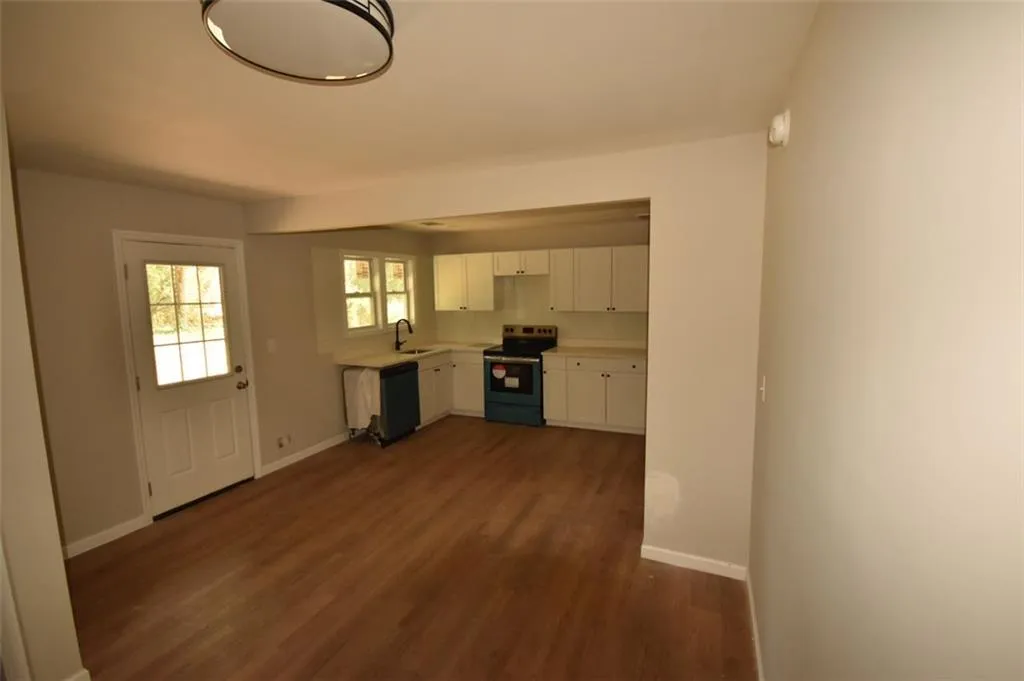 1639 Bridgeport Drive Nw, Atlanta, Georgia 30318, 3 Bedrooms Bedrooms, ,2 BathroomsBathrooms,Residential,For Sale,1639 Bridgeport Drive Nw,7633903