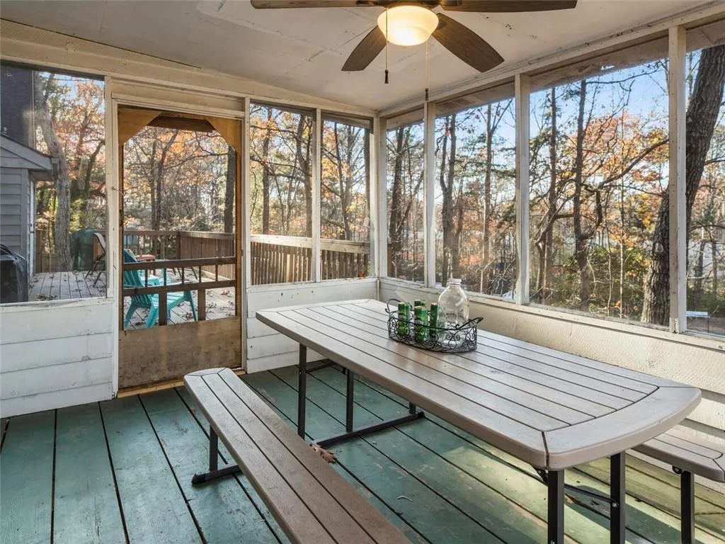 515 Spender Trace, Sandy Springs, Georgia 30350, 4 Bedrooms Bedrooms, ,2 BathroomsBathrooms,Residential,Sold,515 Spender Trace,6977028