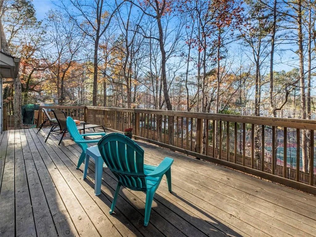 515 Spender Trace, Sandy Springs, Georgia 30350, 4 Bedrooms Bedrooms, ,2 BathroomsBathrooms,Residential,Sold,515 Spender Trace,6977028