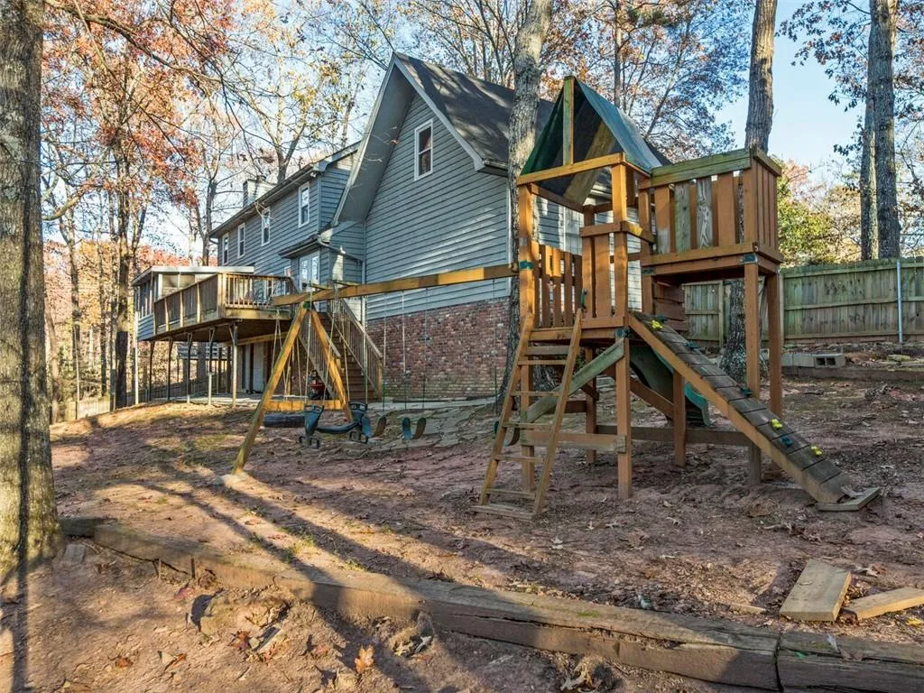 515 Spender Trace, Sandy Springs, Georgia 30350, 4 Bedrooms Bedrooms, ,2 BathroomsBathrooms,Residential,Sold,515 Spender Trace,6977028