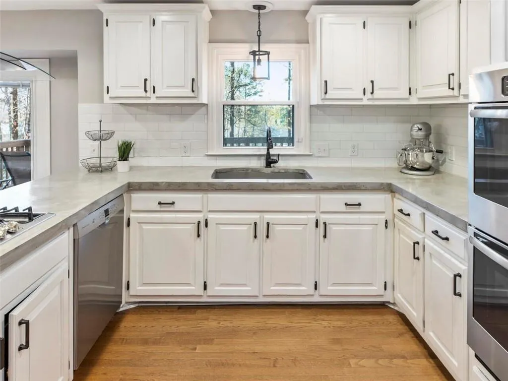 515 Spender Trace, Sandy Springs, Georgia 30350, 4 Bedrooms Bedrooms, ,2 BathroomsBathrooms,Residential,Sold,515 Spender Trace,6977028