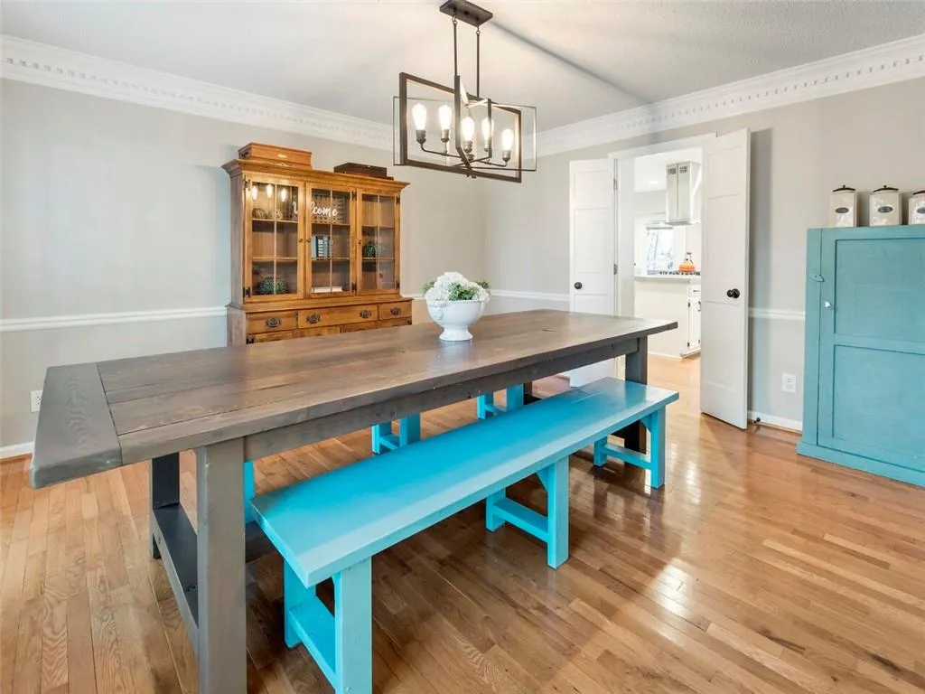 515 Spender Trace, Sandy Springs, Georgia 30350, 4 Bedrooms Bedrooms, ,2 BathroomsBathrooms,Residential,Sold,515 Spender Trace,6977028