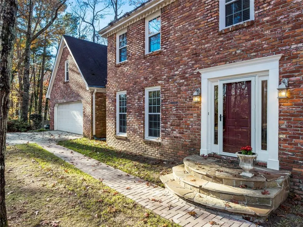 515 Spender Trace, Sandy Springs, Georgia 30350, 4 Bedrooms Bedrooms, ,2 BathroomsBathrooms,Residential,Sold,515 Spender Trace,6977028