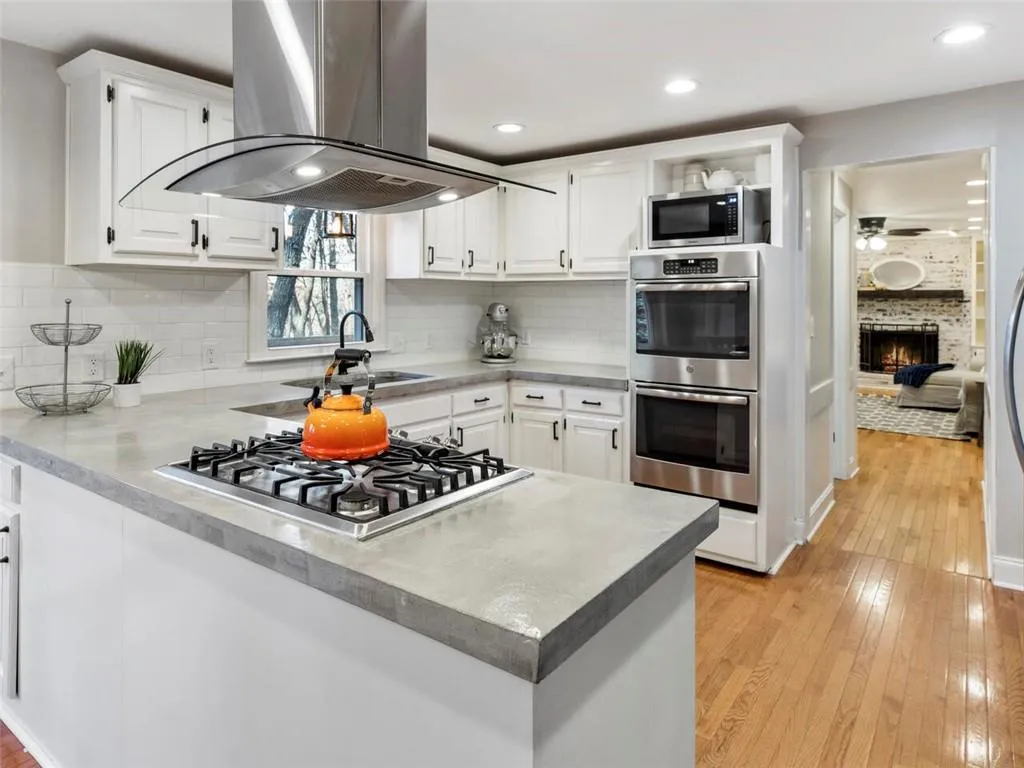 515 Spender Trace, Sandy Springs, Georgia 30350, 4 Bedrooms Bedrooms, ,2 BathroomsBathrooms,Residential,Sold,515 Spender Trace,6977028