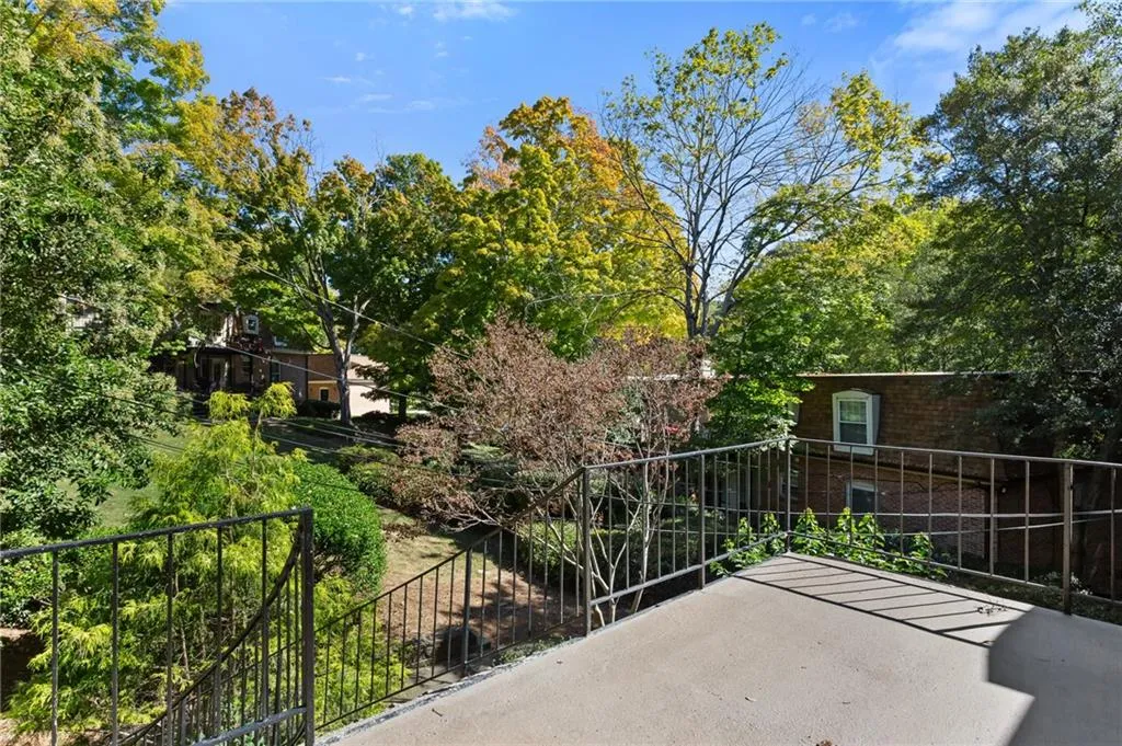 1261 Lavista Road Ne Unit C-3, Atlanta, Georgia 30324, 3 Bedrooms Bedrooms, 0 ,2 BathroomsBathrooms,Residential,For Sale,1261 Lavista Road Ne Unit C-3,7701704