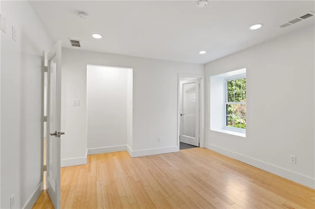 1261 Lavista Road Ne Unit C-3, Atlanta, Georgia 30324, 3 Bedrooms Bedrooms, 0 ,2 BathroomsBathrooms,Residential,For Sale,1261 Lavista Road Ne Unit C-3,7701704