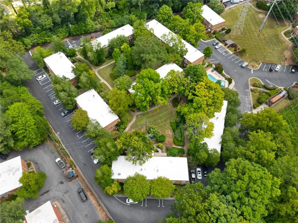 1261 Lavista Road Ne Unit C-3, Atlanta, Georgia 30324, 3 Bedrooms Bedrooms, 0 ,2 BathroomsBathrooms,Residential,For Sale,1261 Lavista Road Ne Unit C-3,7701704