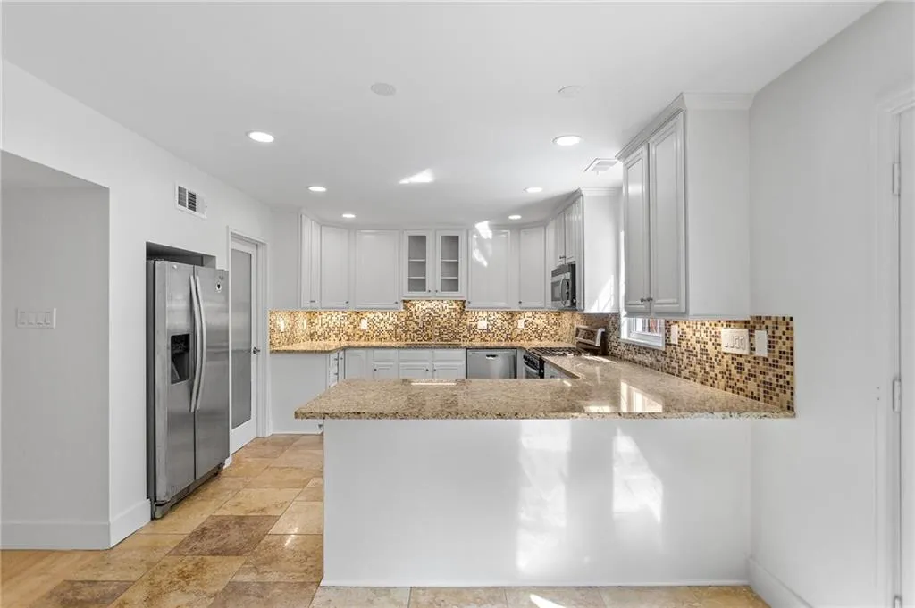 1261 Lavista Road Ne Unit C-3, Atlanta, Georgia 30324, 3 Bedrooms Bedrooms, 0 ,2 BathroomsBathrooms,Residential,For Sale,1261 Lavista Road Ne Unit C-3,7701704
