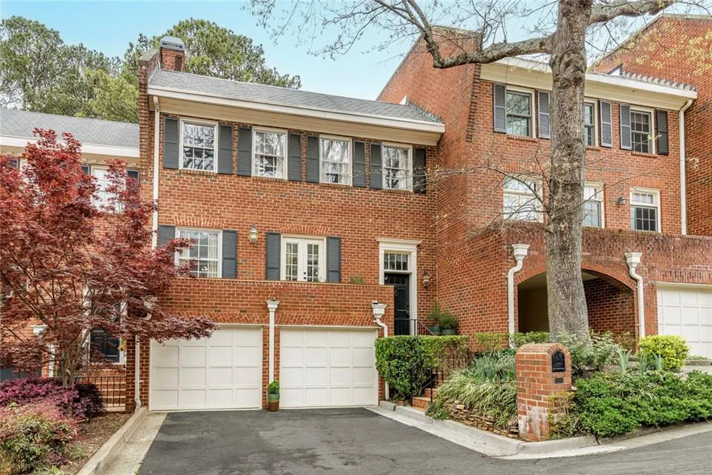 105 Jefferson Circle, Sandy Springs, Georgia 30328, 3 Bedrooms Bedrooms, ,2 BathroomsBathrooms,Residential,Sold,105 Jefferson Circle,7550296
