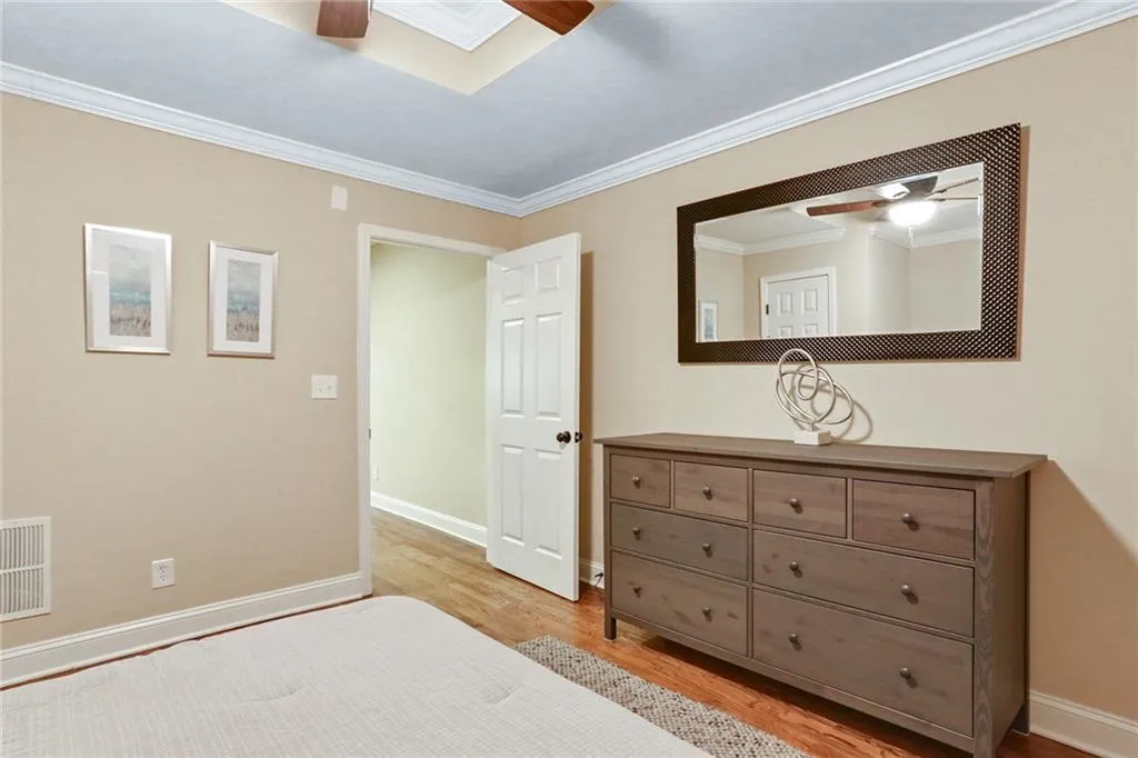 8965 Huntcliff Trace, Sandy Springs, Georgia 30350, 5 Bedrooms Bedrooms, ,4 BathroomsBathrooms,Residential,Sold,8965 Huntcliff Trace,6958949