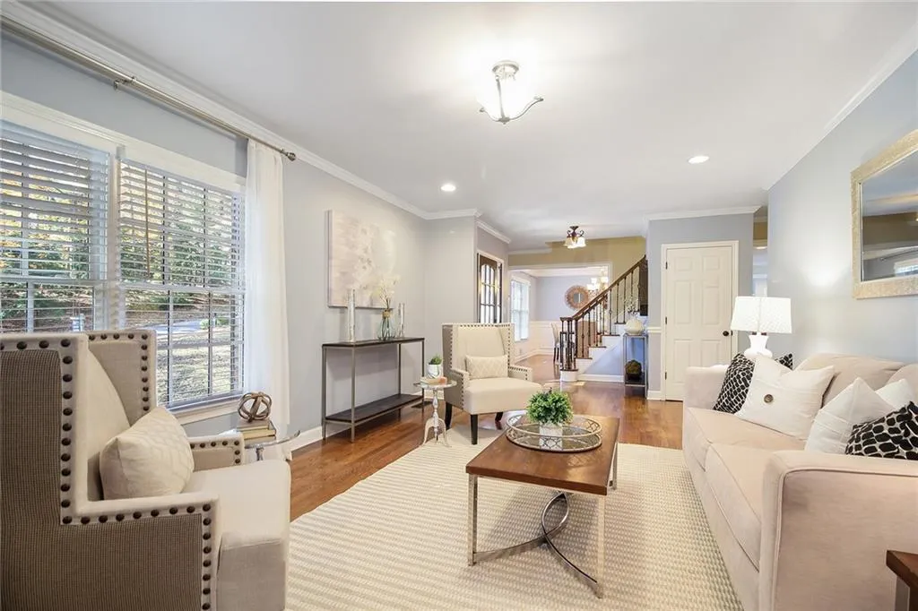 8965 Huntcliff Trace, Sandy Springs, Georgia 30350, 5 Bedrooms Bedrooms, ,4 BathroomsBathrooms,Residential,Sold,8965 Huntcliff Trace,6958949