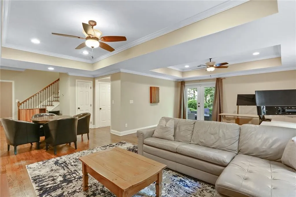 8965 Huntcliff Trace, Sandy Springs, Georgia 30350, 5 Bedrooms Bedrooms, ,4 BathroomsBathrooms,Residential,Sold,8965 Huntcliff Trace,6958949