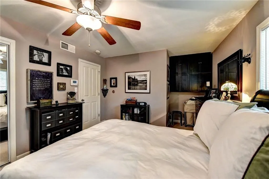 6940 Roswell Road Unit 22c, Sandy Springs, Georgia 30328, 2 Bedrooms Bedrooms, ,1 BathroomBathrooms,Residential,Sold,6940 Roswell Road Unit 22c,6585560