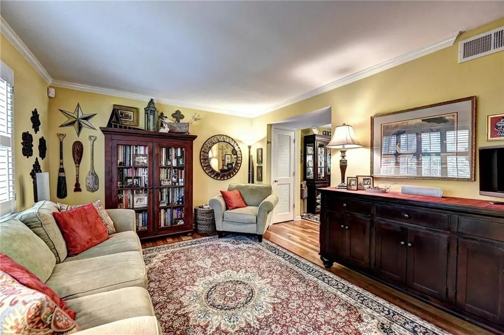 6940 Roswell Road Unit 22c, Sandy Springs, Georgia 30328, 2 Bedrooms Bedrooms, ,1 BathroomBathrooms,Residential,Sold,6940 Roswell Road Unit 22c,6585560