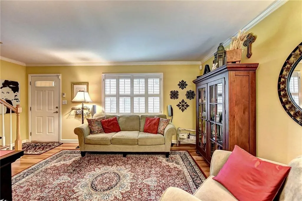 6940 Roswell Road Unit 22c, Sandy Springs, Georgia 30328, 2 Bedrooms Bedrooms, ,1 BathroomBathrooms,Residential,Sold,6940 Roswell Road Unit 22c,6585560