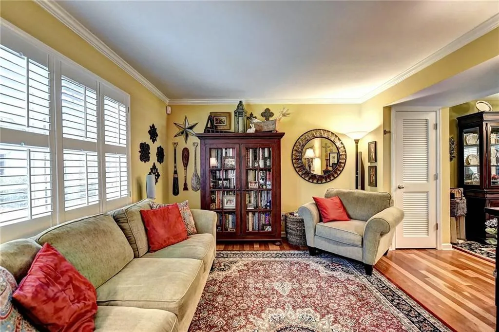 6940 Roswell Road Unit 22c, Sandy Springs, Georgia 30328, 2 Bedrooms Bedrooms, ,1 BathroomBathrooms,Residential,Sold,6940 Roswell Road Unit 22c,6585560