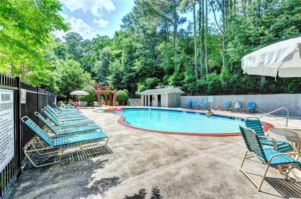 6940 Roswell Road Unit 22c, Sandy Springs, Georgia 30328, 2 Bedrooms Bedrooms, ,1 BathroomBathrooms,Residential,Sold,6940 Roswell Road Unit 22c,6585560