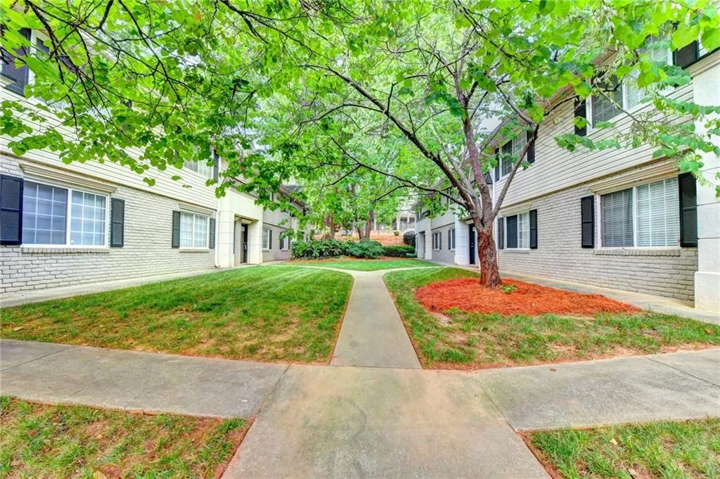 6940 Roswell Road Unit 22c, Sandy Springs, Georgia 30328, 2 Bedrooms Bedrooms, ,1 BathroomBathrooms,Residential,Sold,6940 Roswell Road Unit 22c,6585560