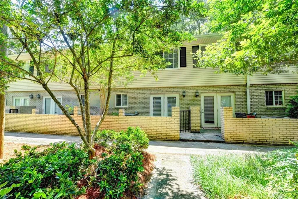 6940 Roswell Road Unit 22c, Sandy Springs, Georgia 30328, 2 Bedrooms Bedrooms, ,1 BathroomBathrooms,Residential,Sold,6940 Roswell Road Unit 22c,6585560