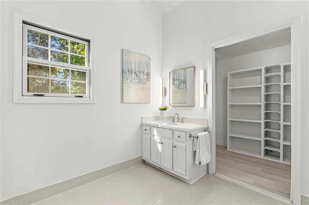 1054 Vista Trail Ne, Atlanta, Georgia 30324, 2 Bedrooms Bedrooms, ,2 BathroomsBathrooms,Residential,For Sale,1054 Vista Trail Ne,7669343