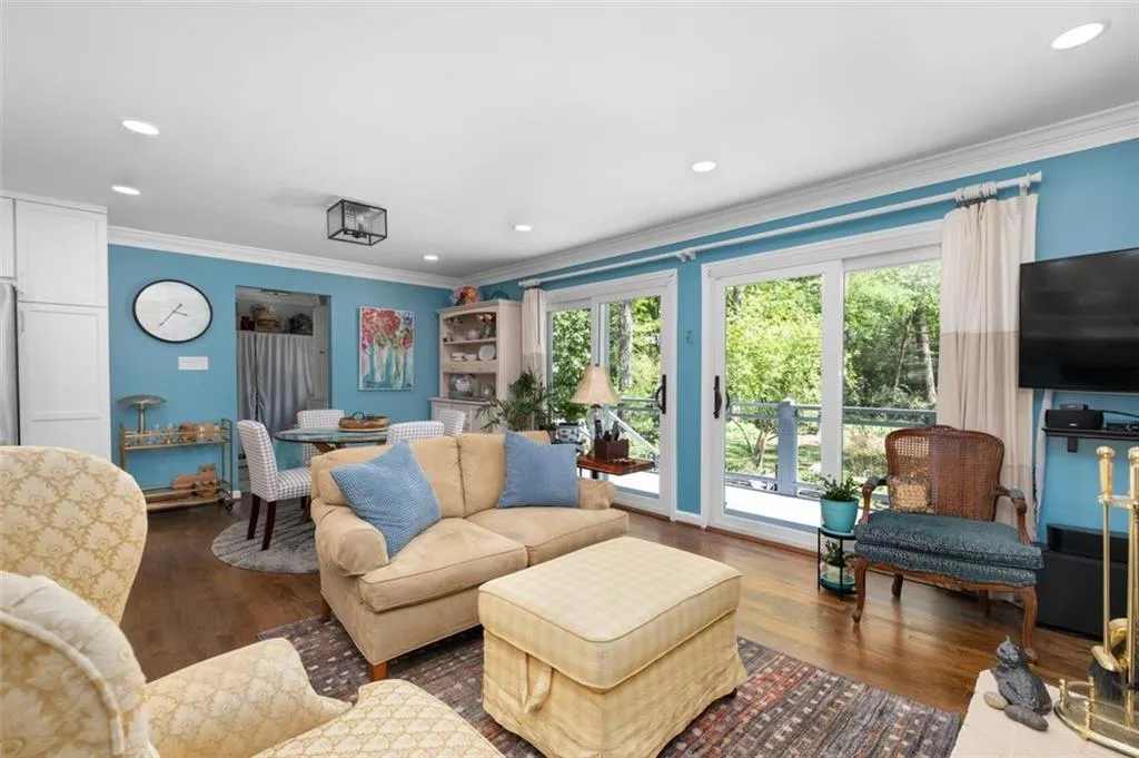 455 Windsor Parkway, Sandy Springs, Georgia 30342, 3 Bedrooms Bedrooms, ,2 BathroomsBathrooms,Residential,Sold,455 Windsor Parkway,7205314