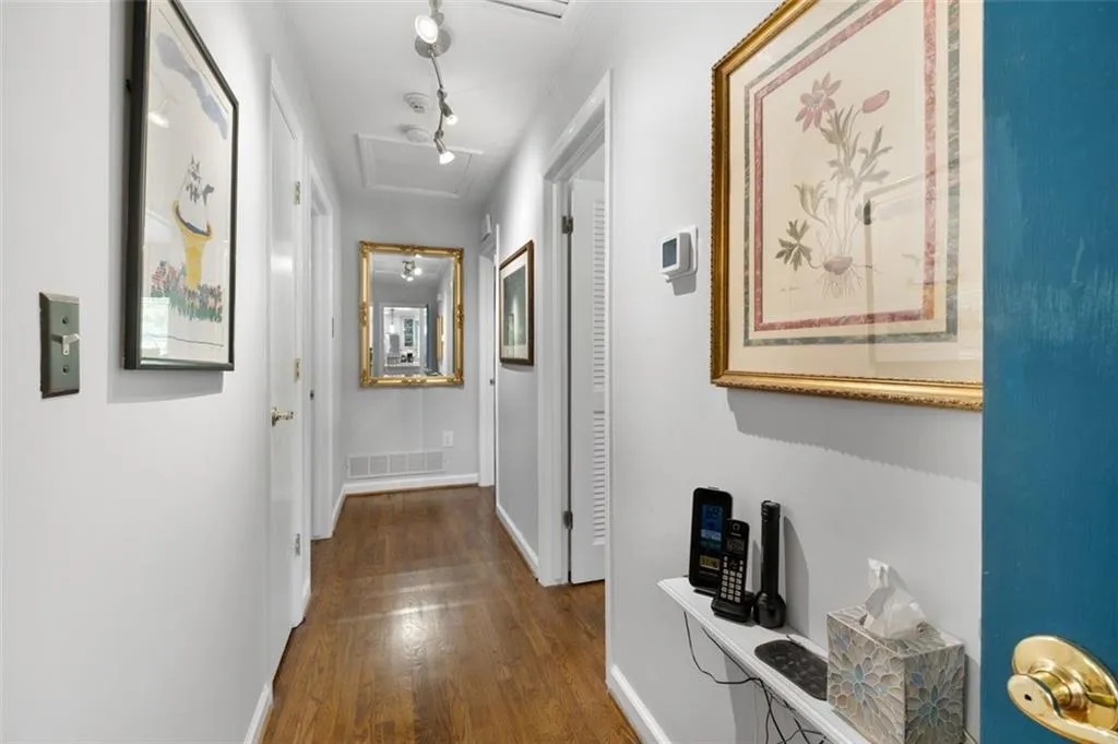 455 Windsor Parkway, Sandy Springs, Georgia 30342, 3 Bedrooms Bedrooms, ,2 BathroomsBathrooms,Residential,Sold,455 Windsor Parkway,7205314