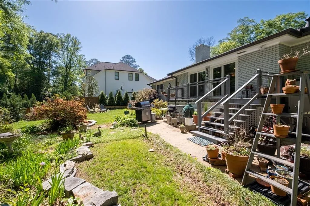 455 Windsor Parkway, Sandy Springs, Georgia 30342, 3 Bedrooms Bedrooms, ,2 BathroomsBathrooms,Residential,Sold,455 Windsor Parkway,7205314