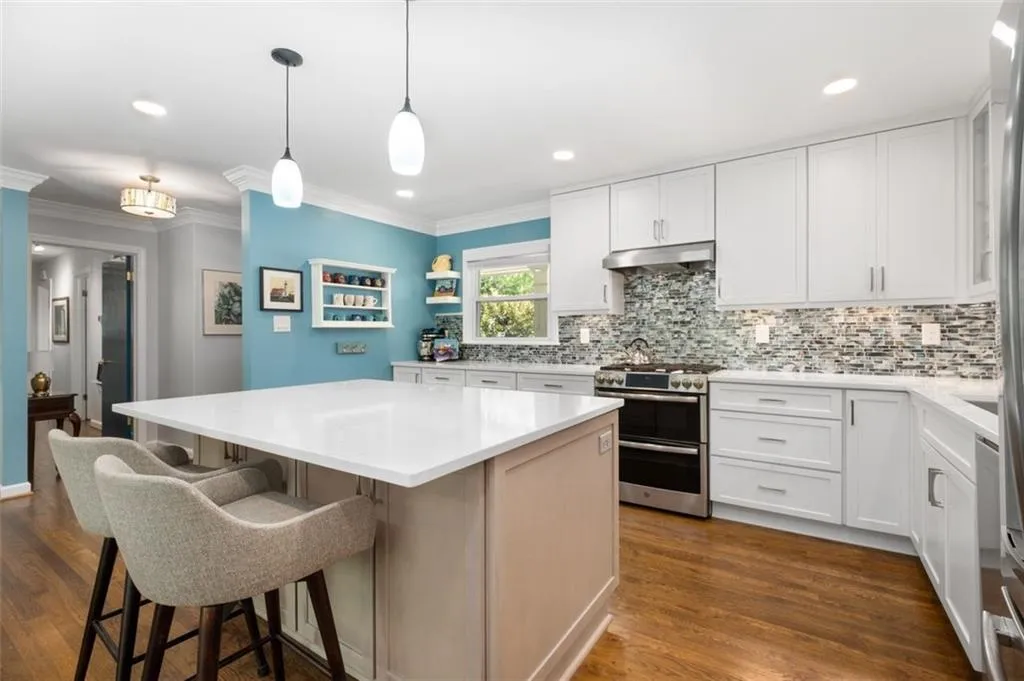 455 Windsor Parkway, Sandy Springs, Georgia 30342, 3 Bedrooms Bedrooms, ,2 BathroomsBathrooms,Residential,Sold,455 Windsor Parkway,7205314