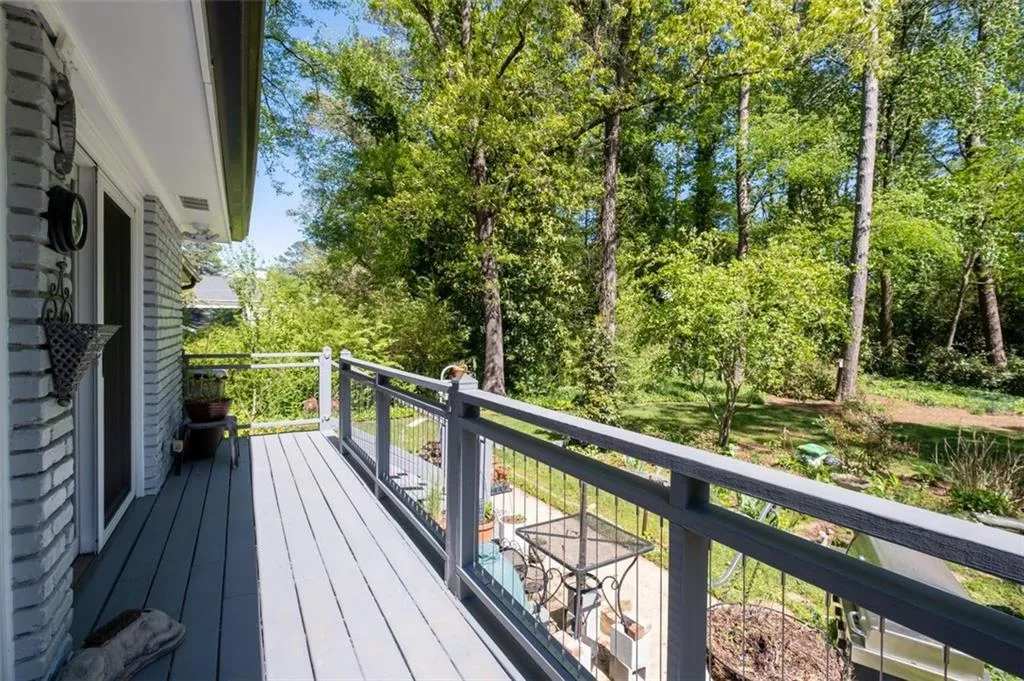 455 Windsor Parkway, Sandy Springs, Georgia 30342, 3 Bedrooms Bedrooms, ,2 BathroomsBathrooms,Residential,Sold,455 Windsor Parkway,7205314