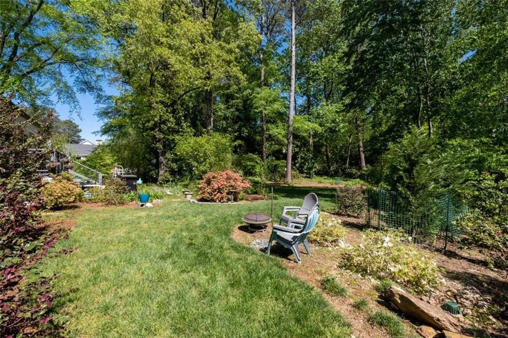 455 Windsor Parkway, Sandy Springs, Georgia 30342, 3 Bedrooms Bedrooms, ,2 BathroomsBathrooms,Residential,Sold,455 Windsor Parkway,7205314